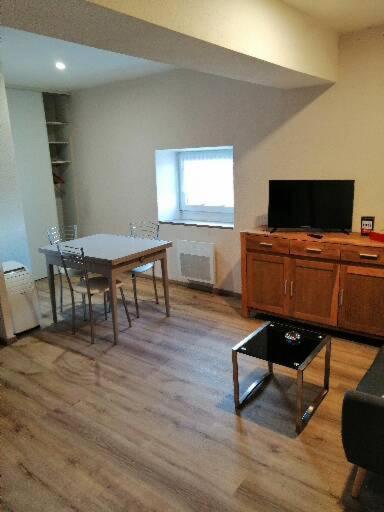 Joyeuse, Superbe Appartement D'Environs 30M2. Eksteriør bilde